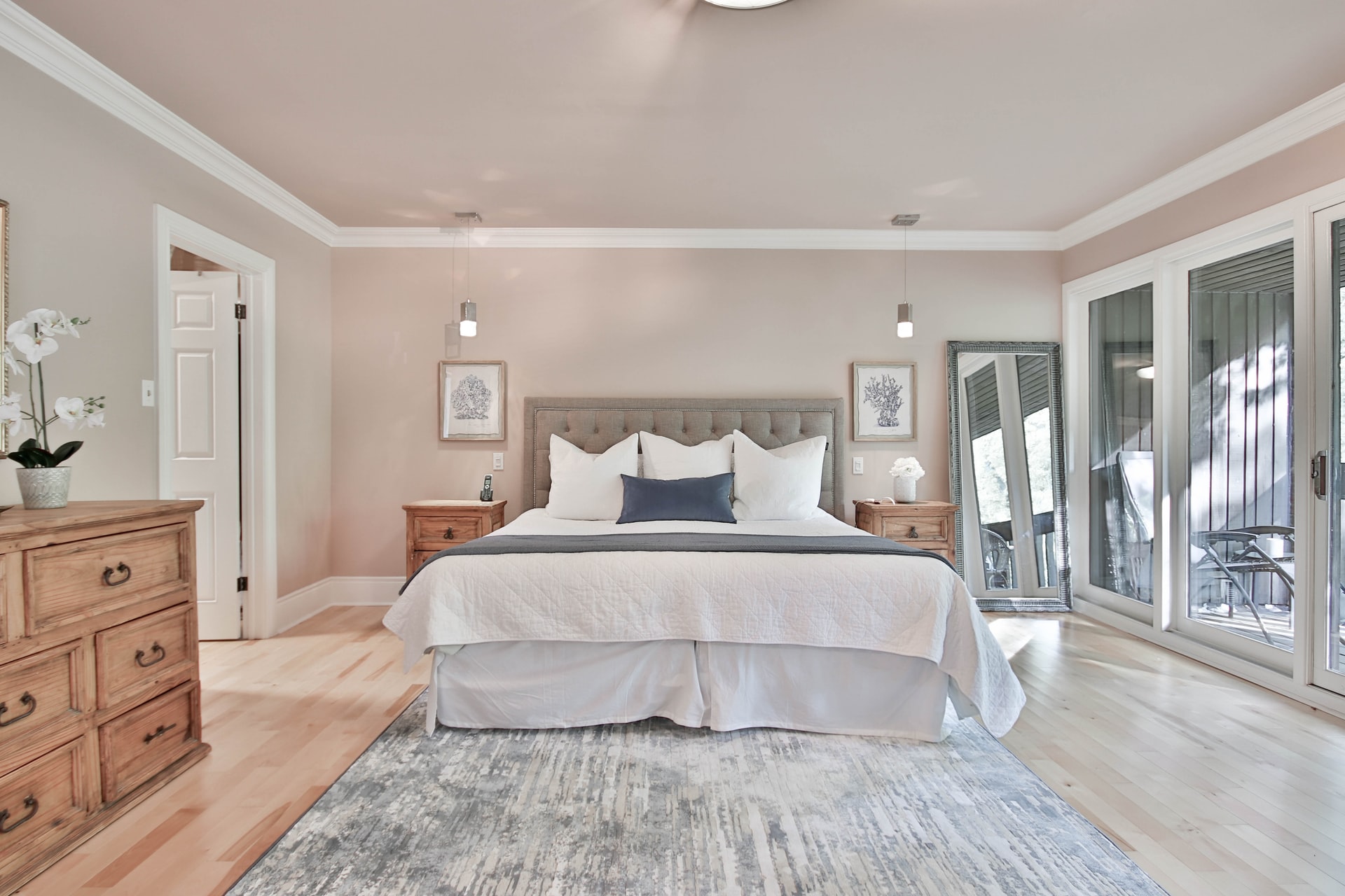 Спалното бельо – стилен елемент от интериорния декор
