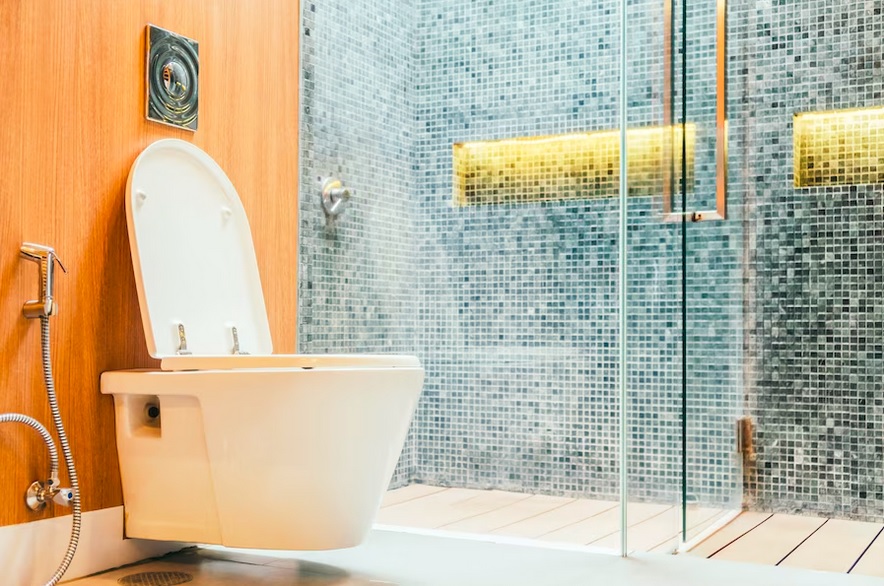 Съвети при ремонт на банята: по-надеждно ли е да се сложи моноблок вместо вградена структура?